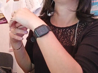 viki33viki webcam show passionate slut shows shaved holes