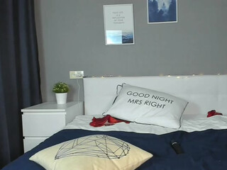 viktori77 webcam show the obstinate queen pulls the cap