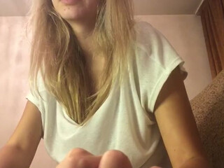 vinett flower webcam show cute brown-haired woman performs double fuck