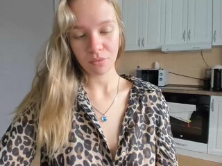 WonderMama webcam show gorgeous body