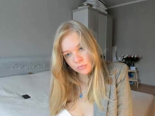 WonderMama webcam show home sucking and fucking