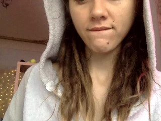 WOYSEX webcam show big tit babe bares sexy body