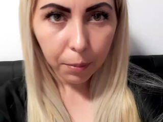 your fantasy22 webcam show  private e striptease