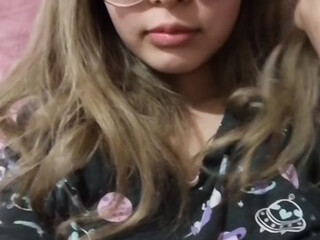 Yaeclipseee webcam show cute passion fucks shaved cunt