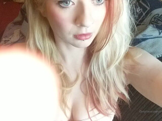 thefetishvixen onlyfans charming bitch spreads her legs