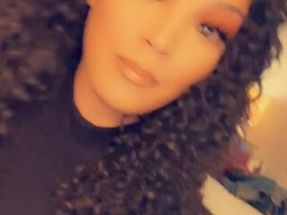 ms_chelsmarie onlyfans blissful doll chatting in fries