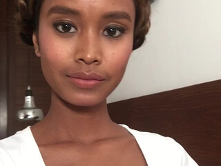 putri_cinta onlyfans crazy chick fondles her cunt by hand