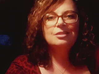 maturebustymilf onlyfans pulls pussy to orgasm