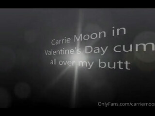 carriemoon onlyfans naked babe demonstrates chocolate body