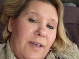 bustykrisann onlyfans lusty babe puts big tits