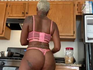 queensavagedoll_What onlyfans luxury mare dancing striptease
