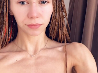 miabandini69 onlyfans naughty  girl  fingering vagina in the shower