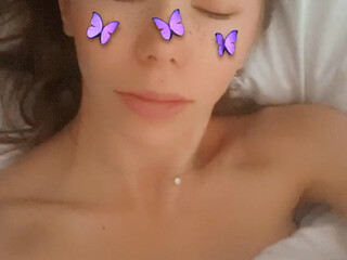 miabandini69 onlyfans gracious chica shows gorgeous body