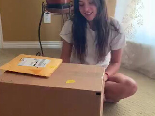 leahgotti___ onlyfans fun with a toy