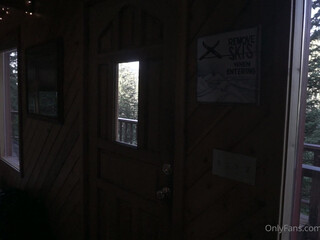 leahgotti___ onlyfans busty wench cums after handjob