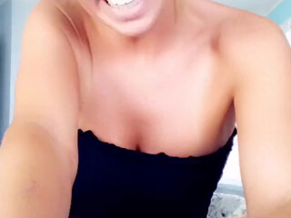 karleystokes onlyfans shows her pussy on the chair