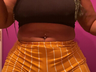 diorlips onlyfans sweet babe masturbates on the bed