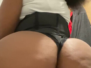 diorlips onlyfans nude chick posing on the couch