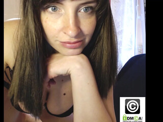 trish_smile chaturbate skinny blonde jerks off