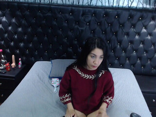 sarayandantonella chaturbate mature hottie caresses shaved cunt