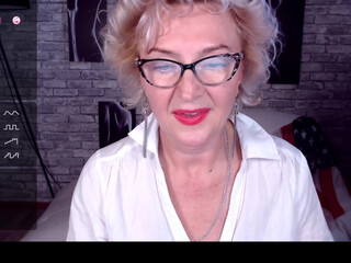 nelly_walker chaturbate hot bitch passionately pulls pussy