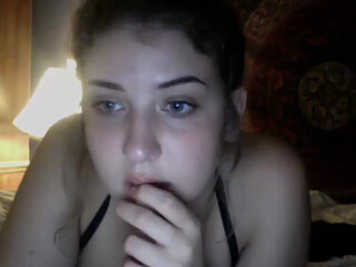 mcinnamonsxo chaturbate runet wriggles in front of webcam