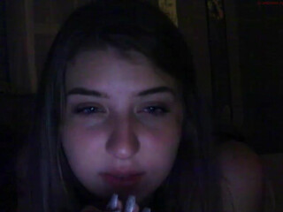 mcinnamonsxo chaturbate hot brunette posing in stockings