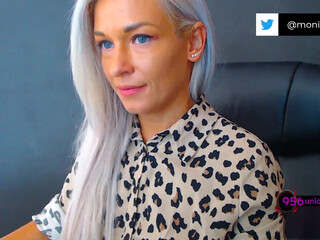 debralee chaturbate lustful bitch gently masturbates cunt