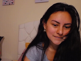 angel_smile_ chaturbate beautiful bitch enjoys cunnilingus