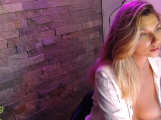 _genuine_fox_ chaturbate Busty doll