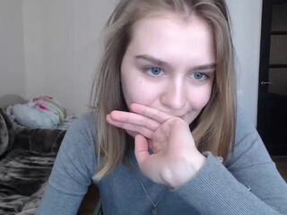 mini_mouse_ chaturbate blonde plays with sex toy