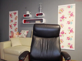 illegal__ chaturbate painted chick sucks dildo