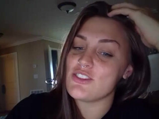 marilynn74 chaturbate in just one bra found her long friend and immediately decided to use it.