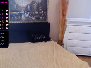 kriss_kiss__ chaturbate Dark haired babe