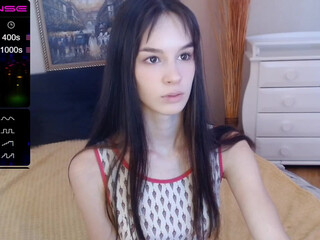 kriss_kiss__ chaturbate erotic gymnast effectively changes poses