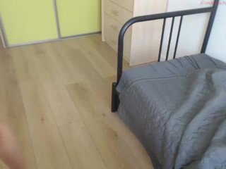 kelsimonro chaturbate busty slut fucks pussy in the shower