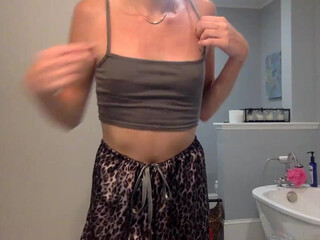 itsmechanel7 chaturbate undresses in front of the camera