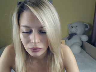 sofi_vip busty wench cums after handjob