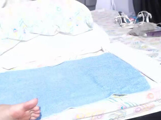 sandi_candy crazy babe fucks herself with sex toy