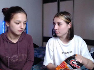 lari satisfied with sex toy