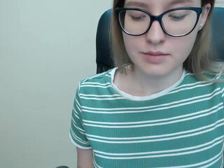 hartfoxx fascinating girl masturbating fingers