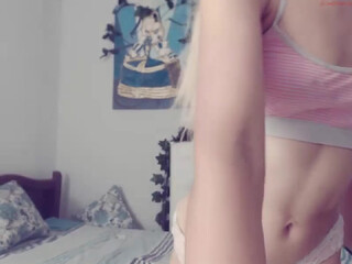 cutevannia adult skin masturbates with fingers