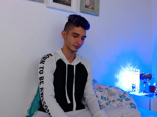 tyler_amy busty girl fingering her pussy with a vibrator