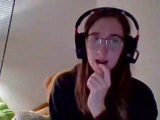 smashpup dark haired bitch gently pulls pussy