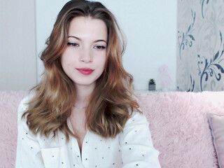 lollipop995 cute girl shows sexy body