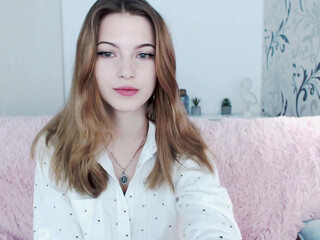 lollipop995 Beautiful girl performs a great blowjob