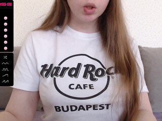 lily_sweet_cheeks shows itself in all its glory