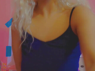 juliettesweetz onlyfans whore friends masturbating pussies