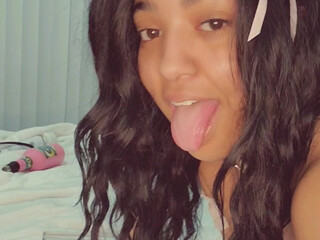 juliettesweetz onlyfans big tit babe fucked by a toy