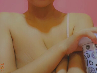 juliettesweetz onlyfans babe sat hard masturbating pussy